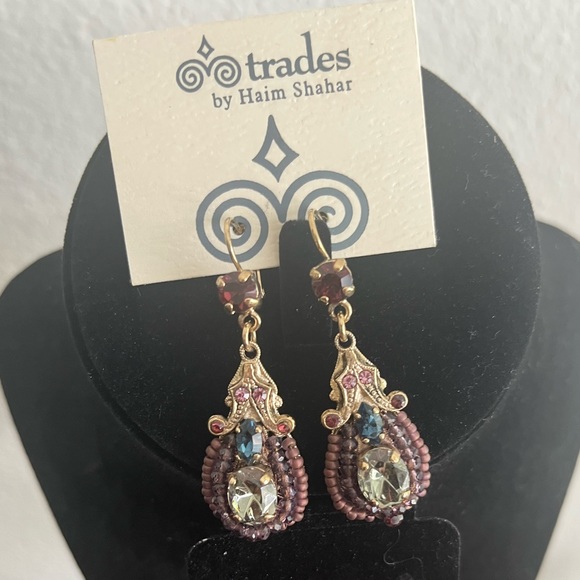 NWT Gorgeous earrings - Picture 3 of 8